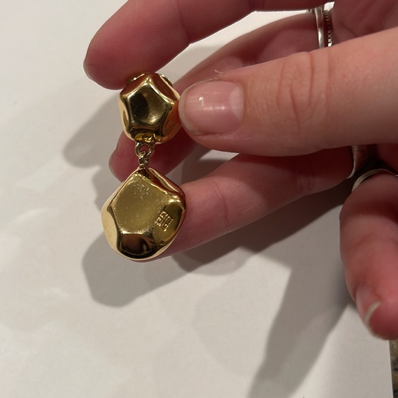 Givenchy gold clip on earrings - Picture 4 of 4